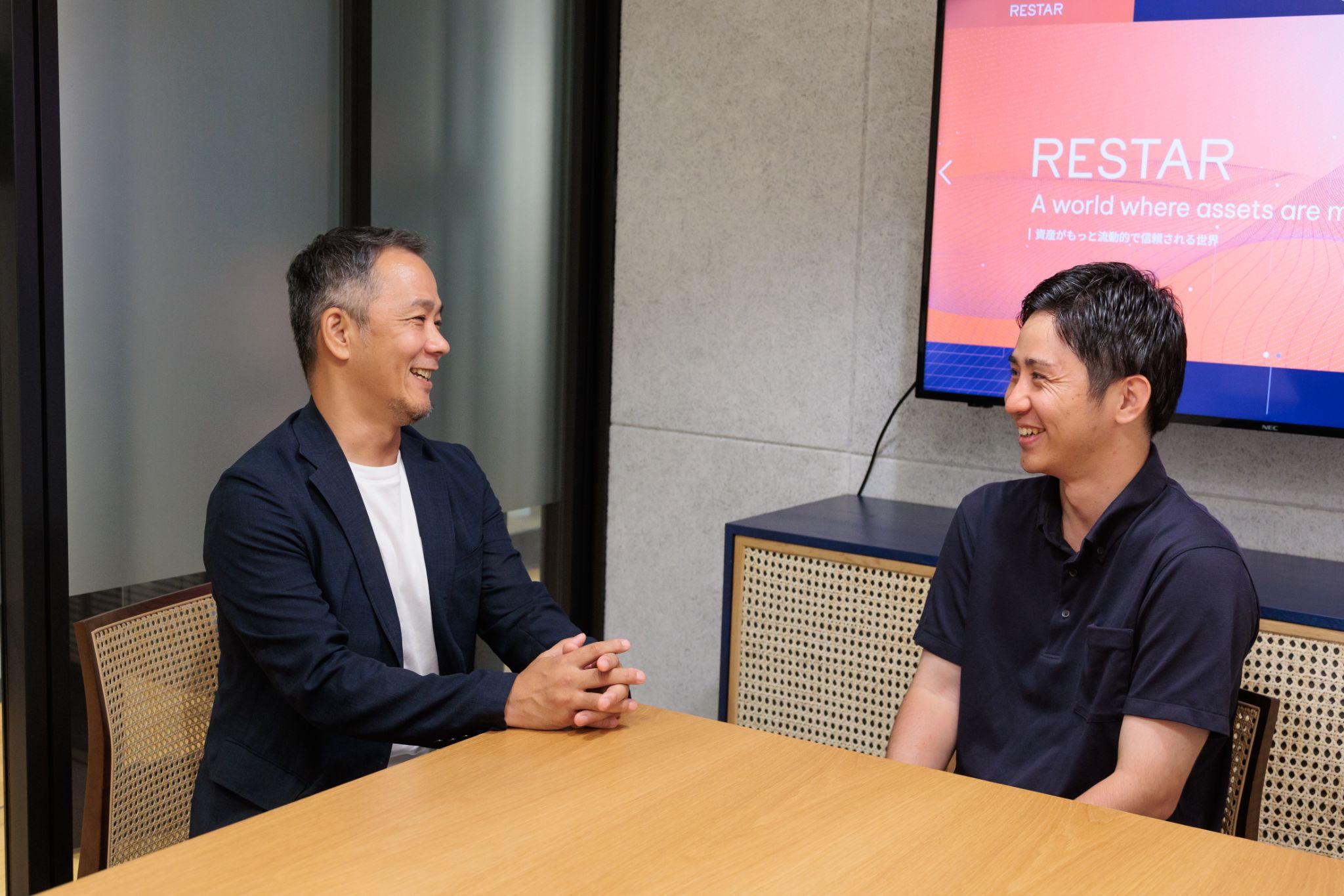 RESTAR株式会社の対談風景